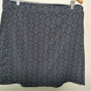 Hawaii RipSkirt black and blue print Women's Skirt. Size L, Length 2. Quick dry.